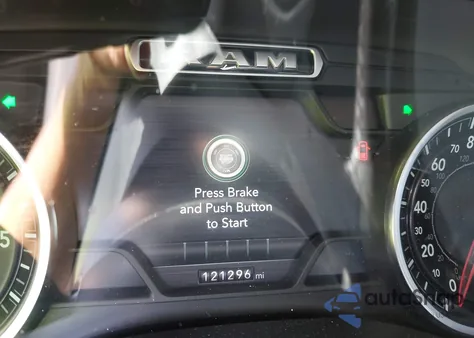 2019 Ram 1500 Big Horn/Lone Star z USA, uszkodzony, nr VIN 1C6SRFFT4KN856756